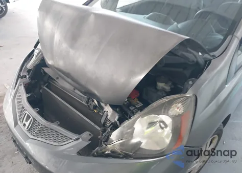 2011 Honda Fit z USA, uszkodzony, nr VIN JHMGE8H32BS002660